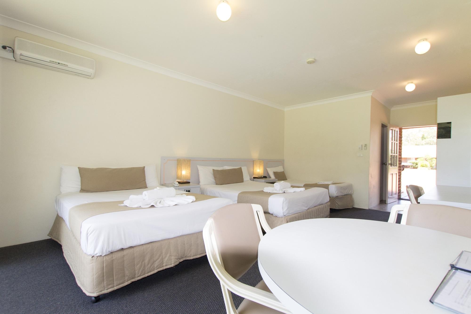 Island Palms Motor Inn Форстер Экстерьер фото