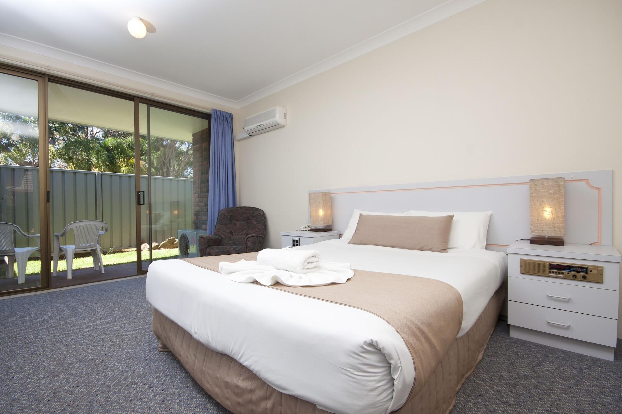 Island Palms Motor Inn Форстер Экстерьер фото