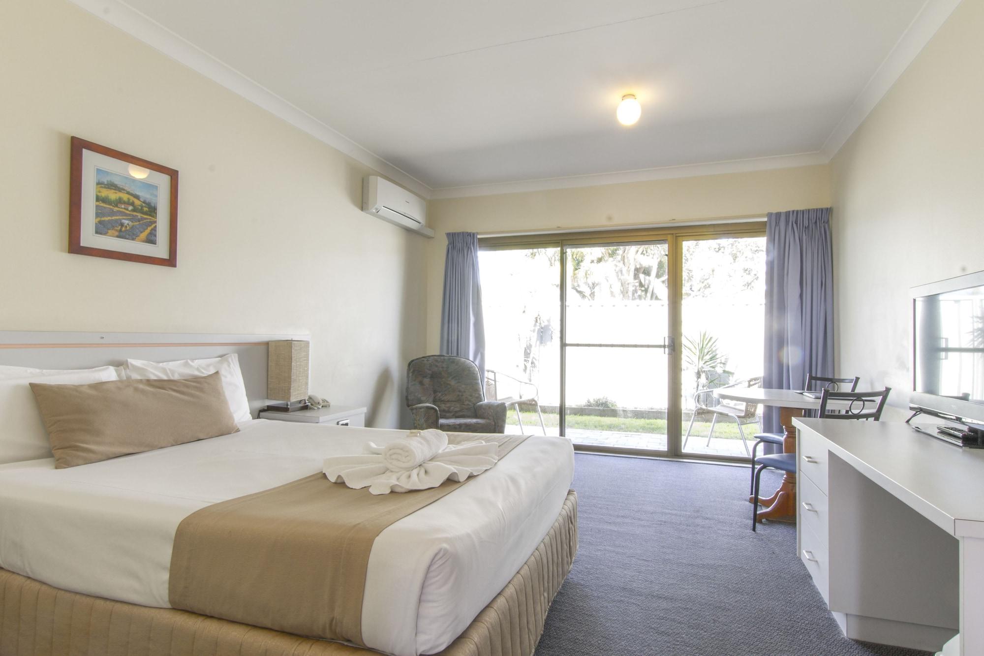 Island Palms Motor Inn Форстер Экстерьер фото
