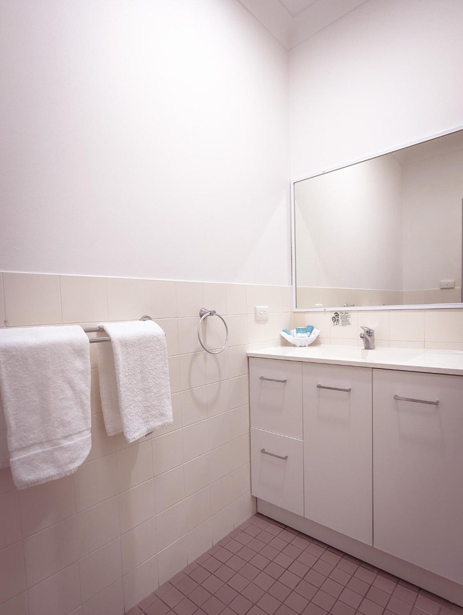 Island Palms Motor Inn Форстер Номер фото
