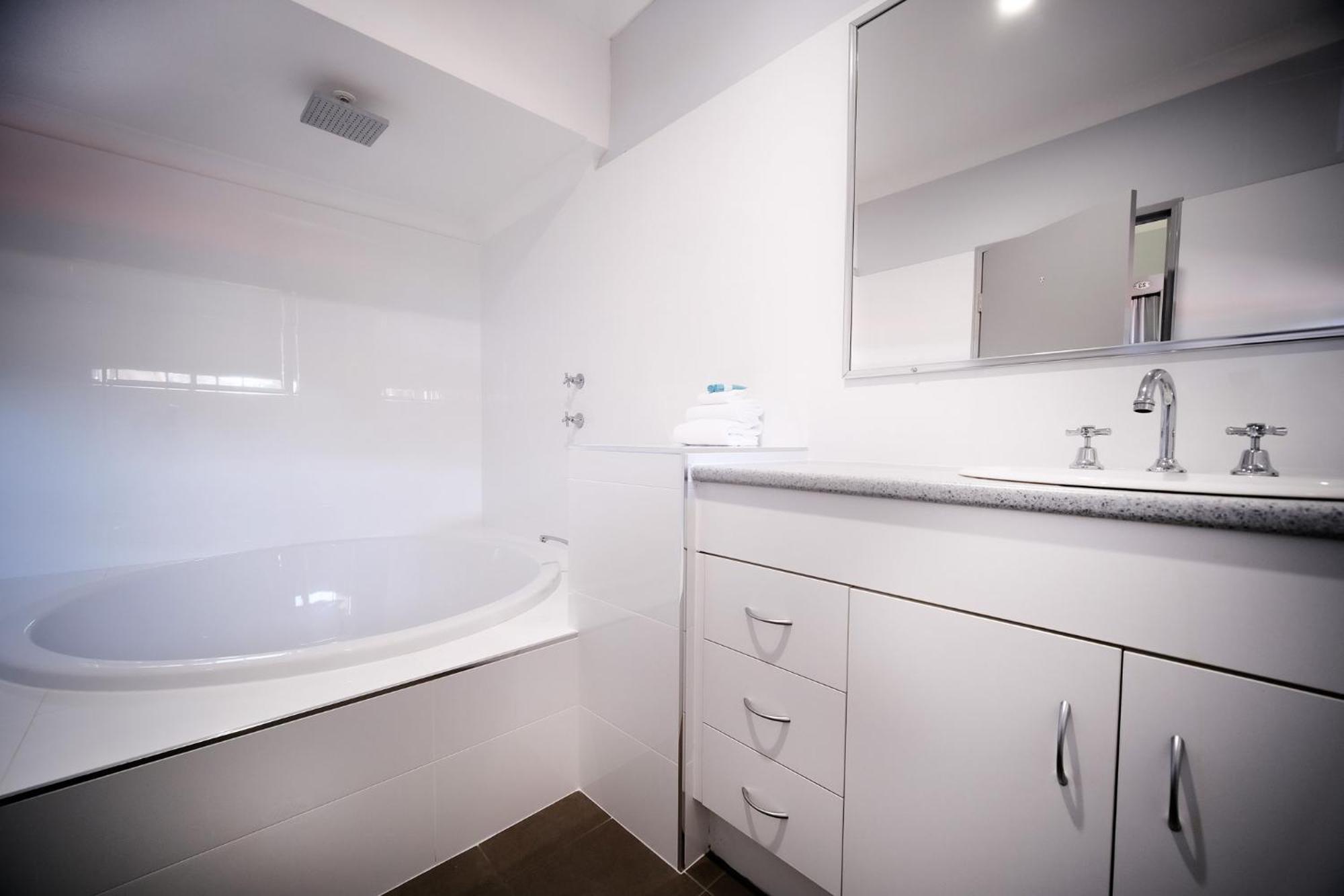 Island Palms Motor Inn Форстер Экстерьер фото