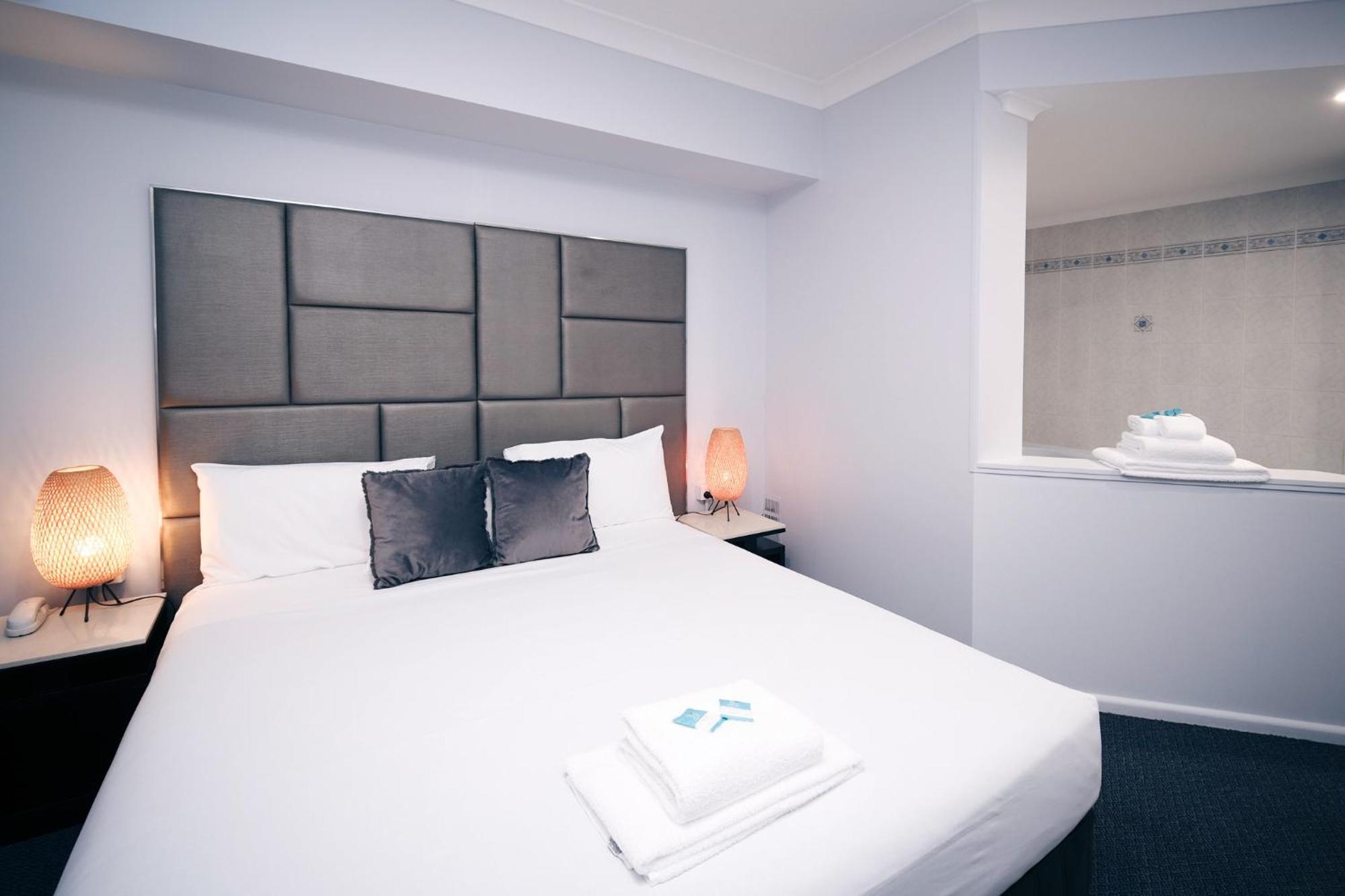 Island Palms Motor Inn Форстер Экстерьер фото