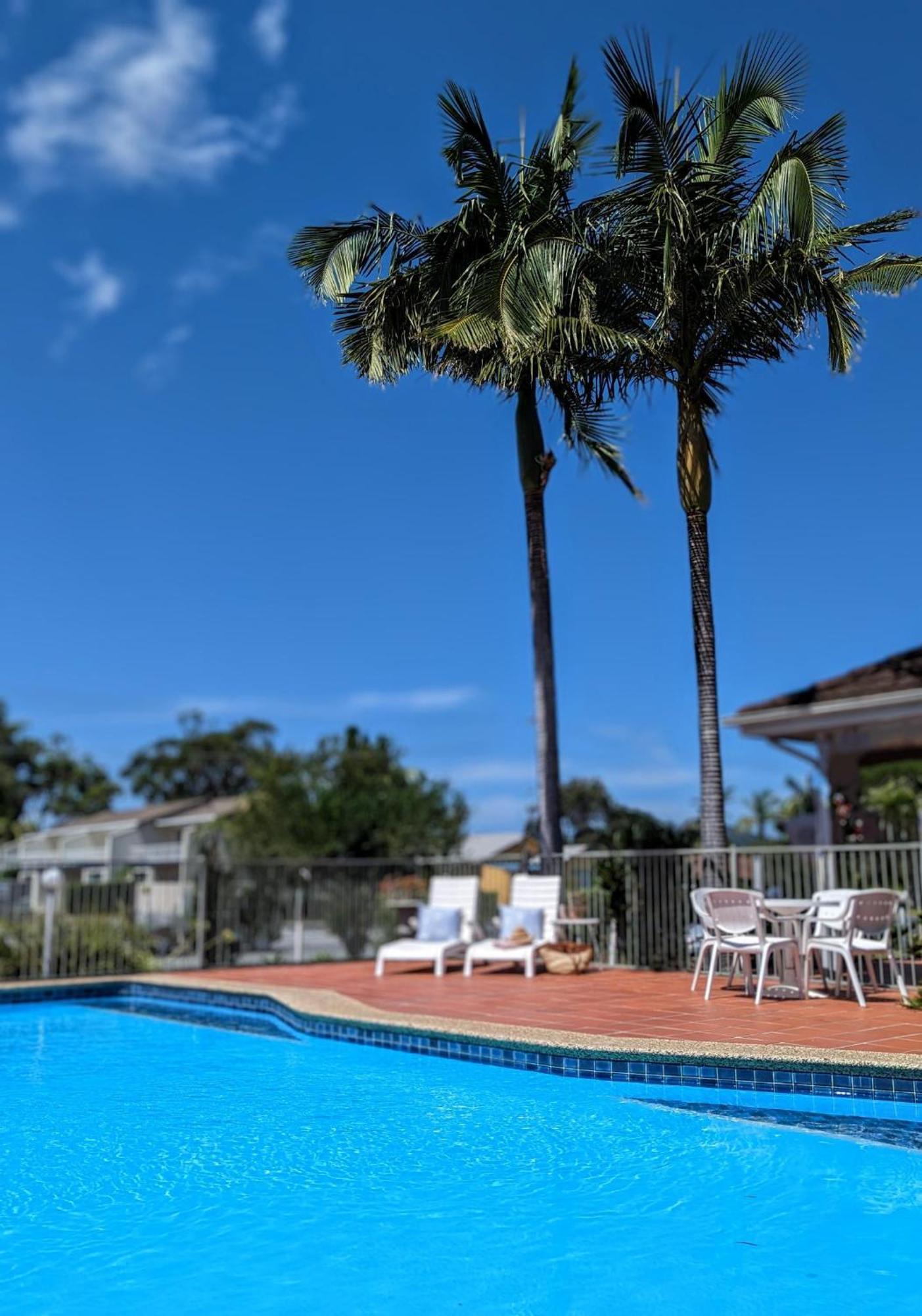Island Palms Motor Inn Форстер Экстерьер фото