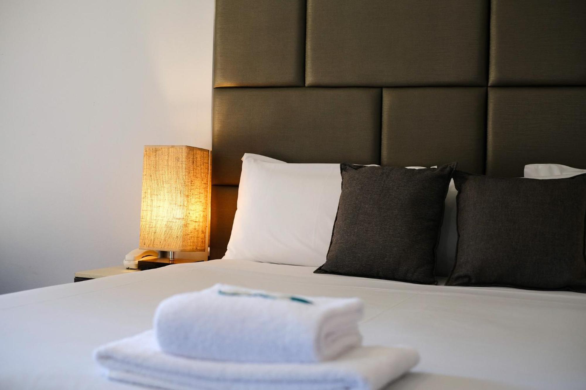 Island Palms Motor Inn Форстер Экстерьер фото