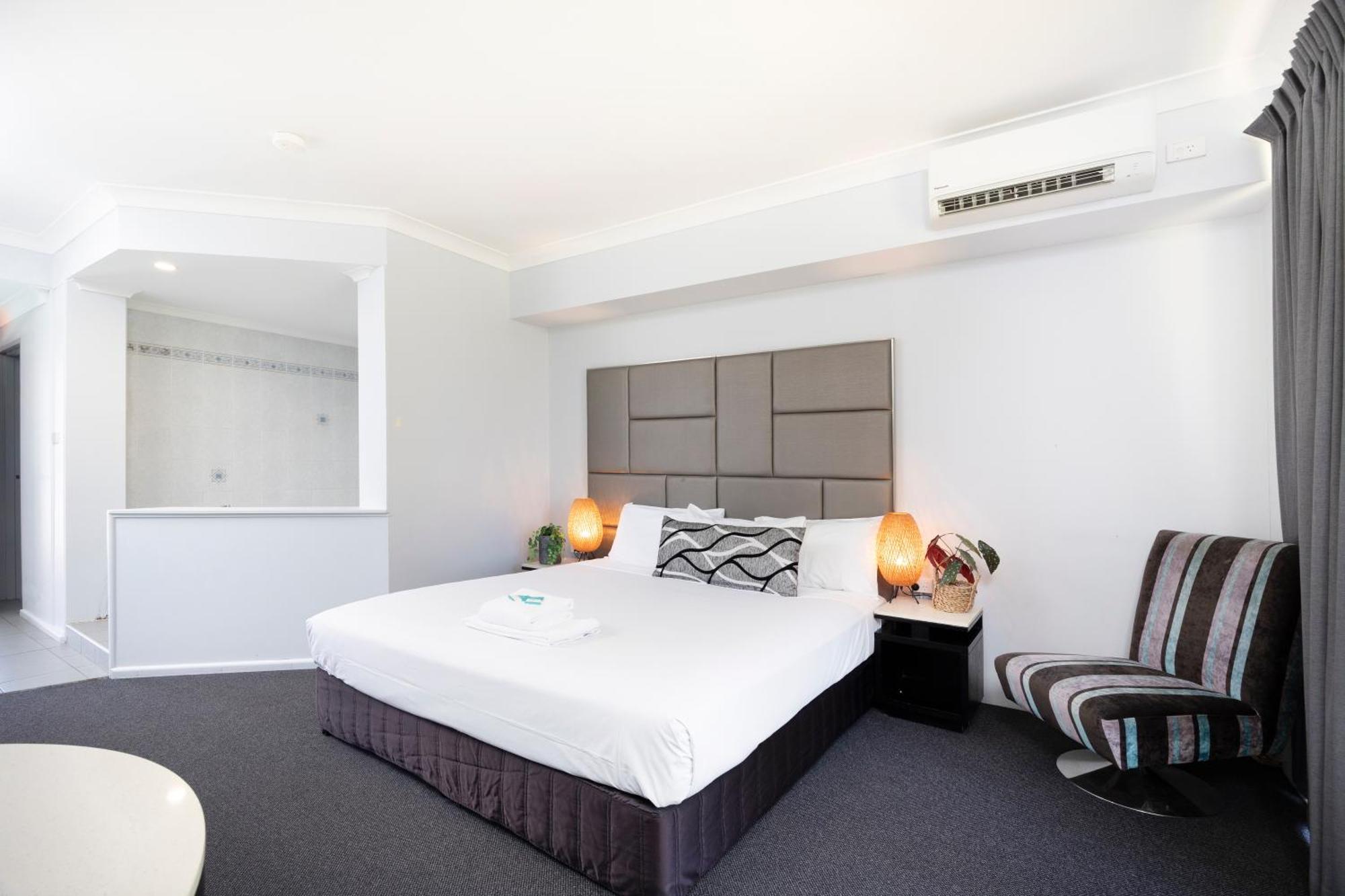 Island Palms Motor Inn Форстер Экстерьер фото