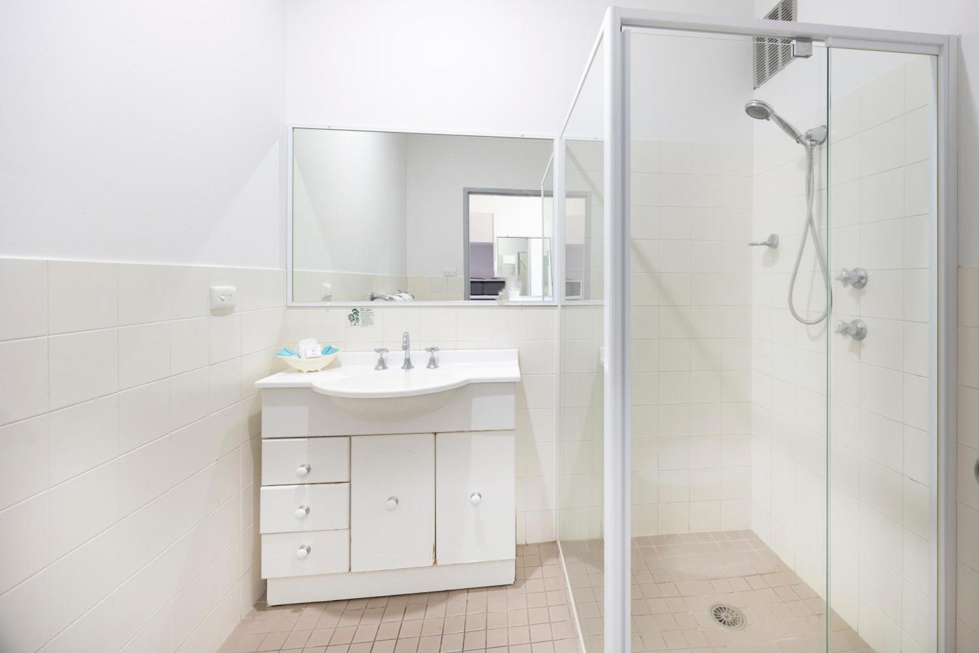 Island Palms Motor Inn Форстер Экстерьер фото