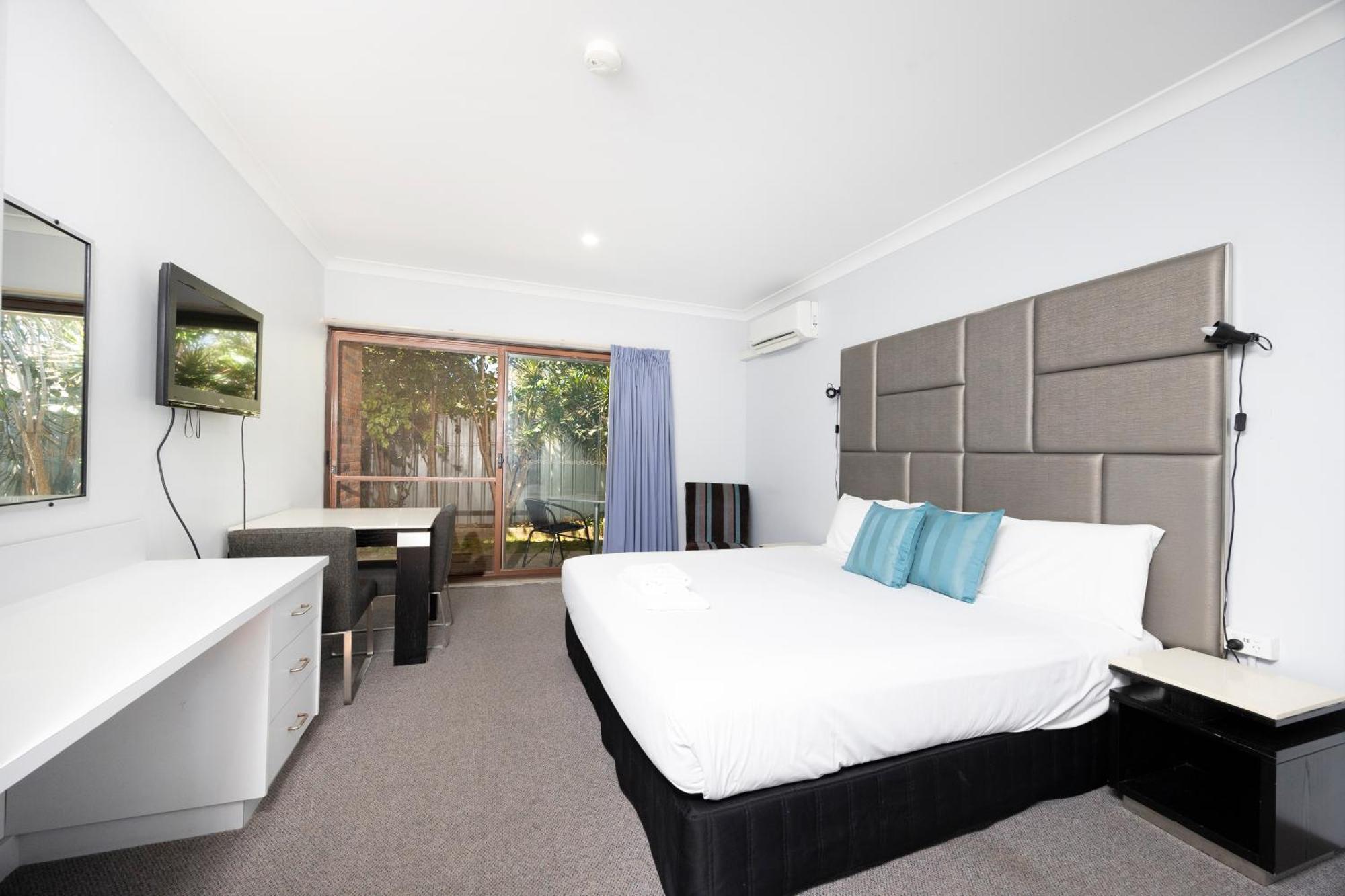 Island Palms Motor Inn Форстер Экстерьер фото